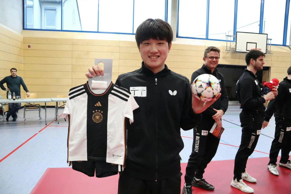 韩国队碾压波兰队，奥恰洛夫扛起全队