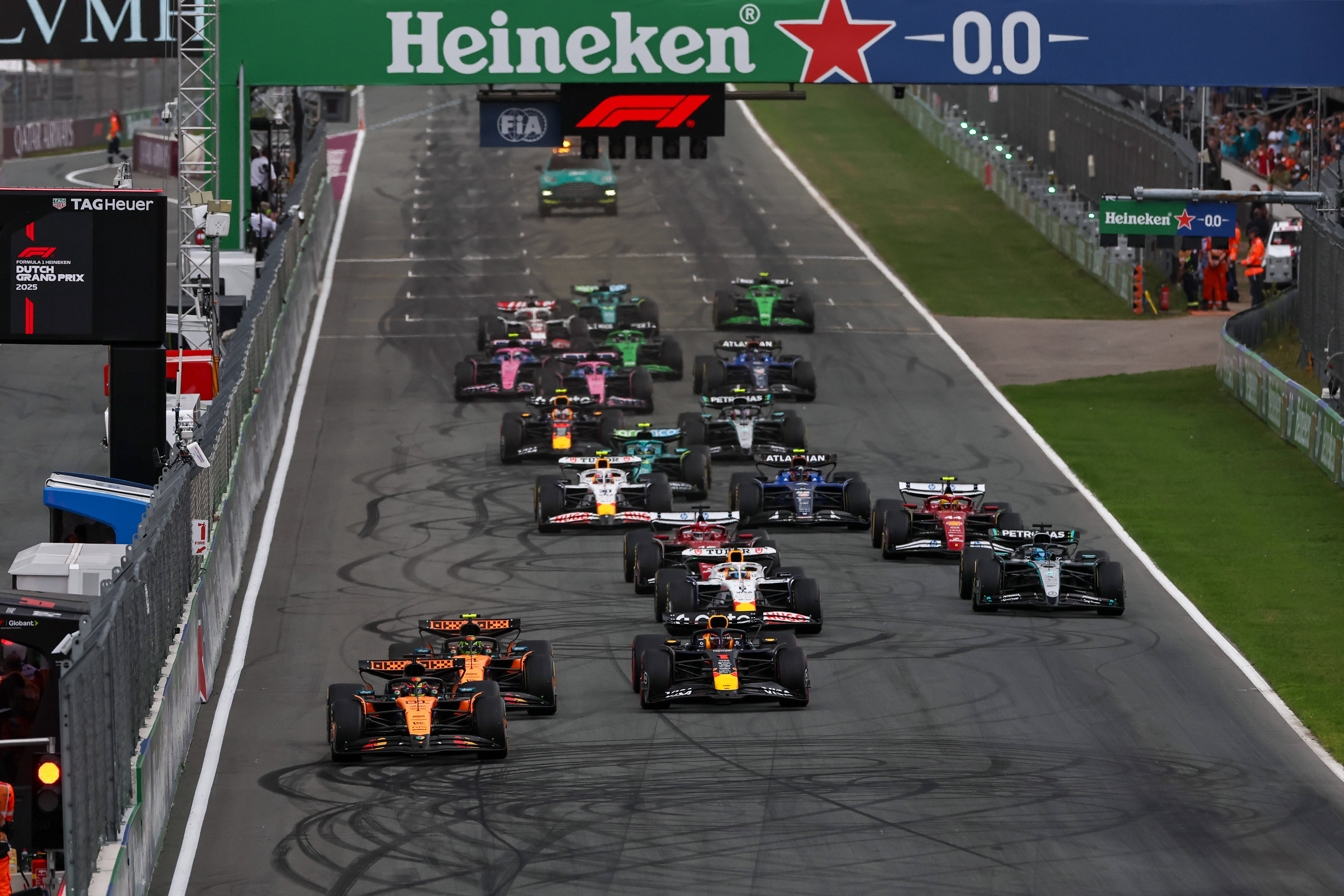 威廉姆斯绝杀红牛二队,皮亚斯特里高光表现 威廉姆斯绝杀红牛二队,皮亚斯特里高光表现