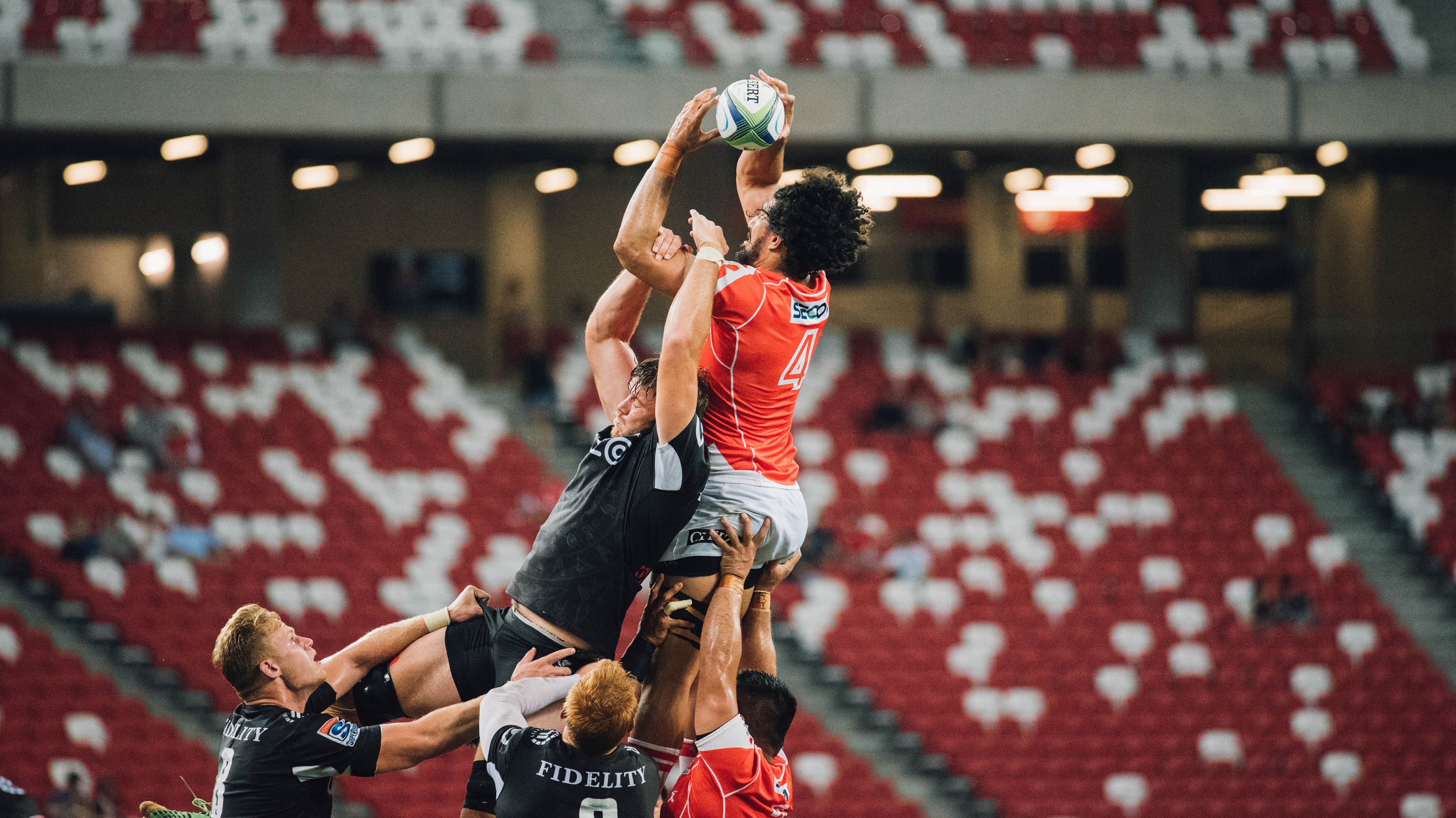 F1轮胎与篮筐的共振,当极速新章遇上坚韧风暴