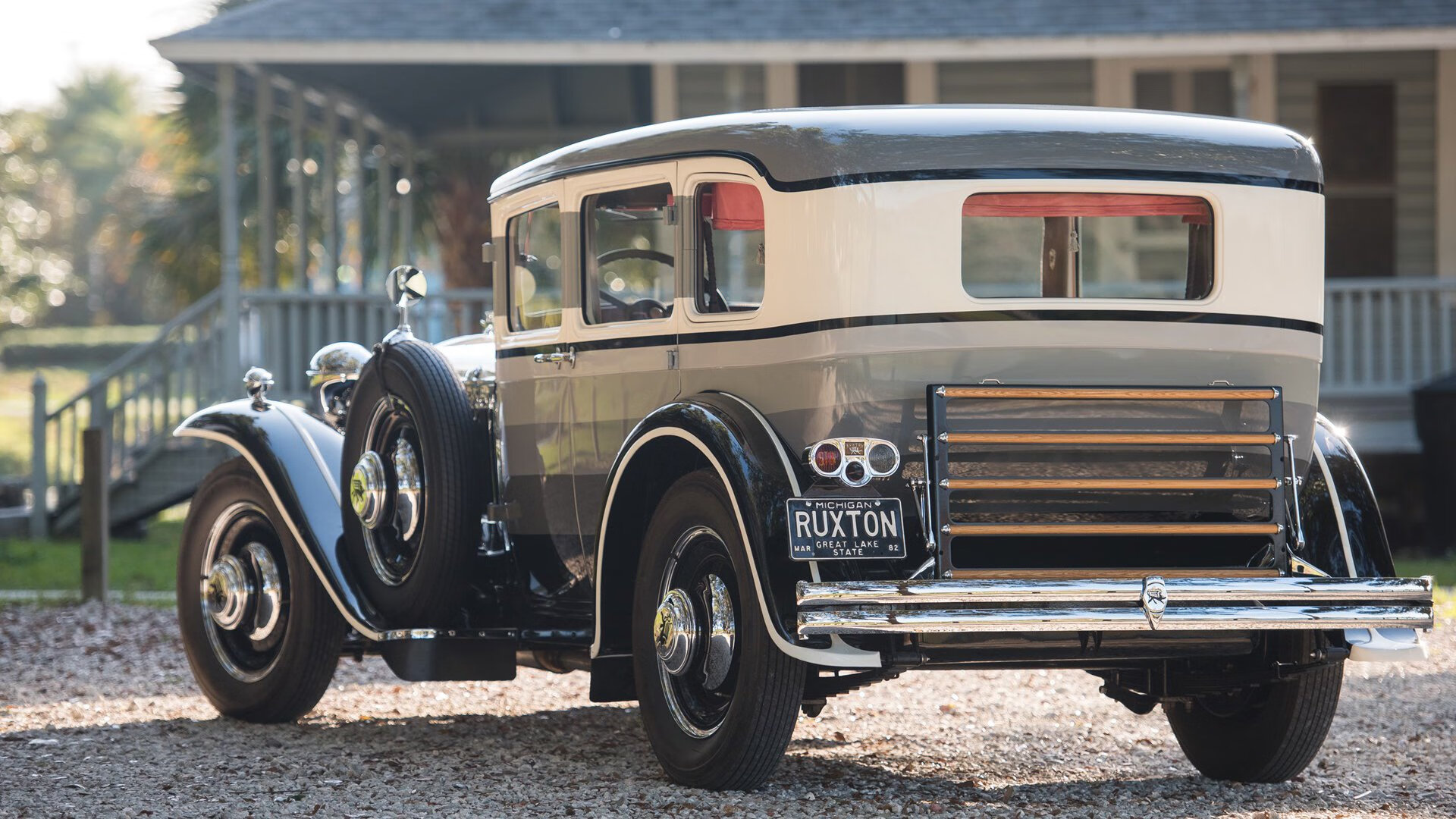 当进攻大师亮出防守獠牙，欧文用锁链为比赛重新定义胜负